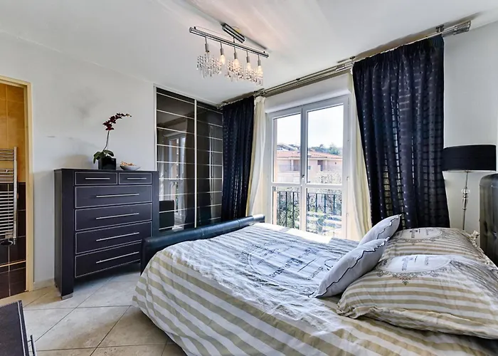 Happyfew Penthouse Lucia