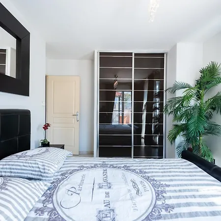 Happyfew Penthouse Lucia *