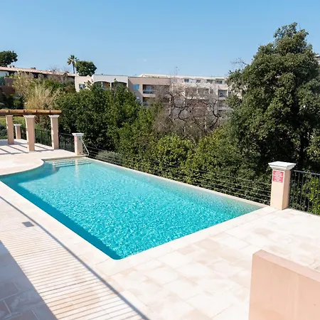 Happyfew Penthouse Lucia דירה