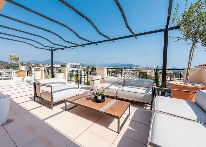 Happyfew Penthouse Lucia