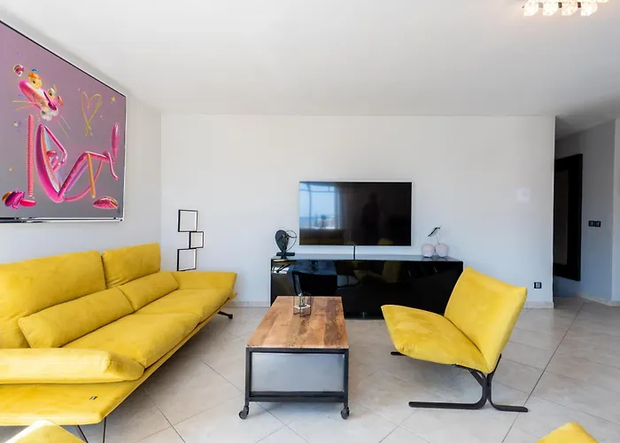 Happyfew Penthouse Lucia