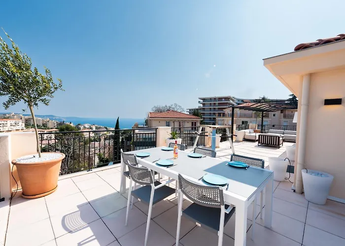 Happyfew Penthouse Lucia דירה