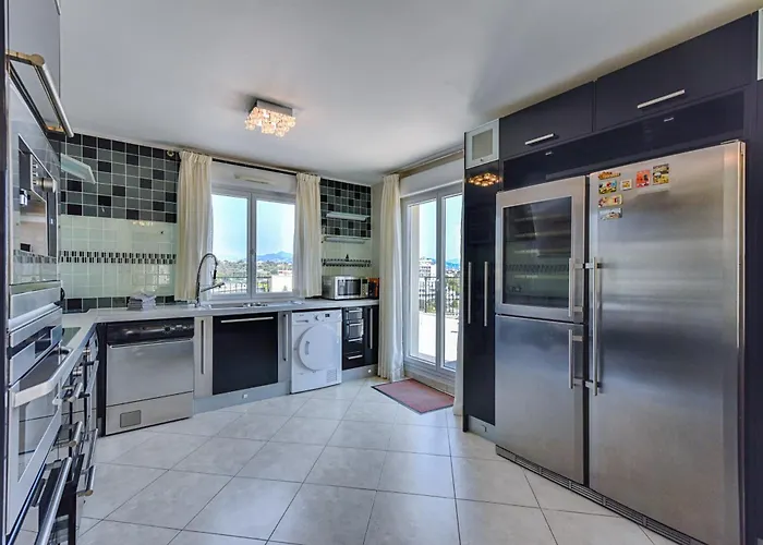 Happyfew Penthouse Lucia Apartment *