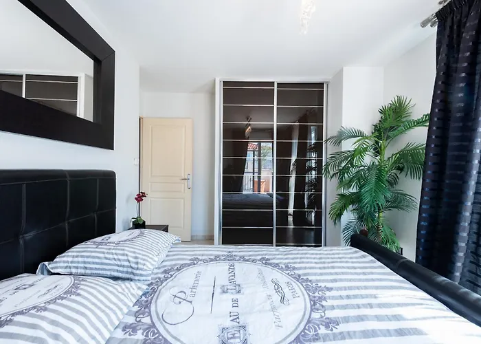 Happyfew Penthouse Lucia *