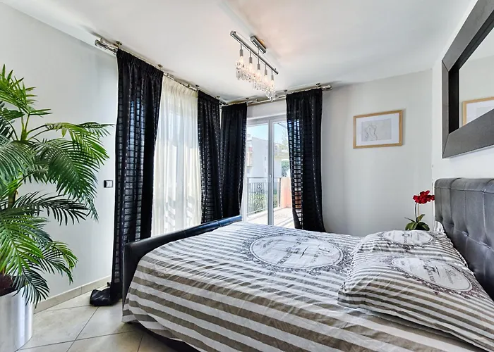 Happyfew Penthouse Lucia Apartment *